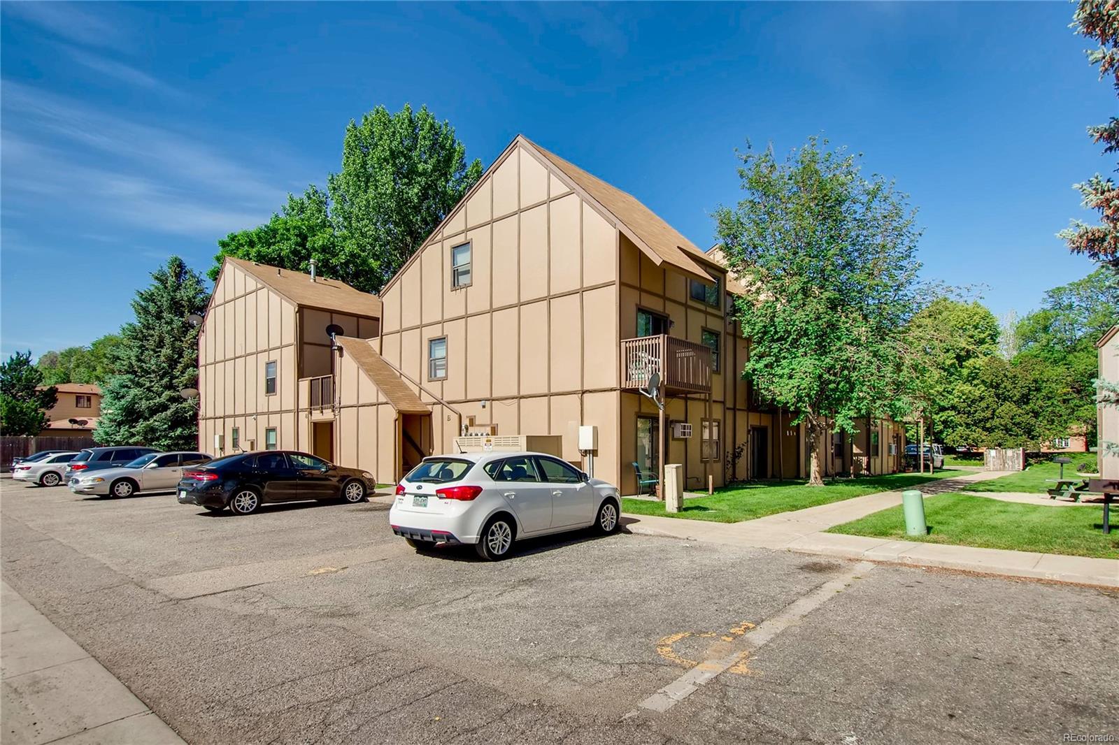 225 E 8th 2 bedroom, 2 bath