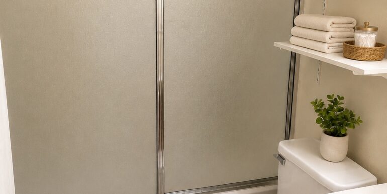 3100 Madison - bathroom