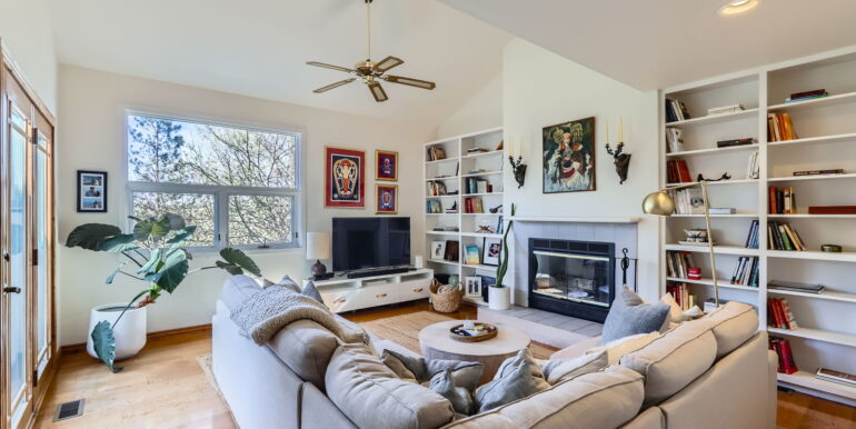 1149 Quince Ave - Web Quality - 006 - 06 Living Room