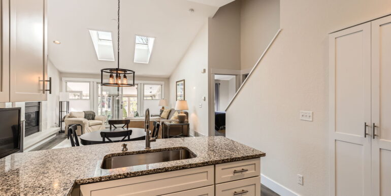12342 Milwaukee Ct - Web Quality - 010 - 10 Kitchen